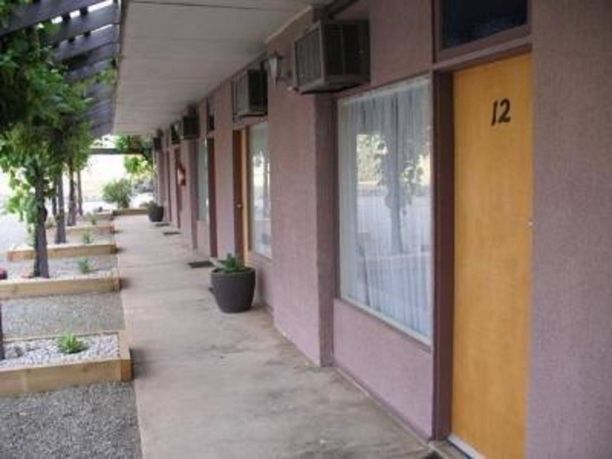 Stawell'S London Motor Inn Zewnętrze zdjęcie