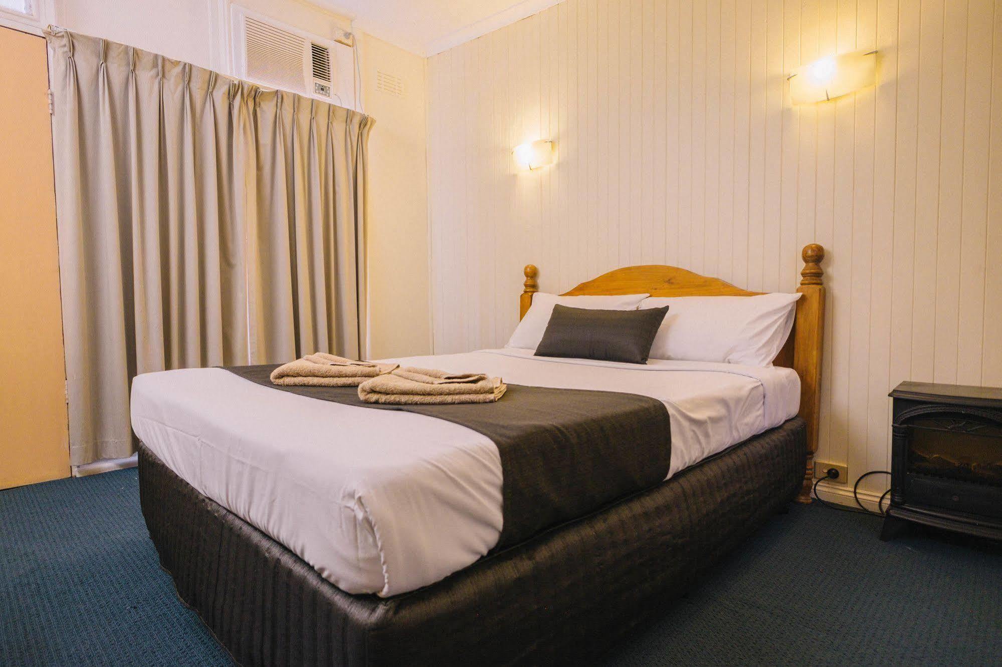 Stawell'S London Motor Inn Zewnętrze zdjęcie