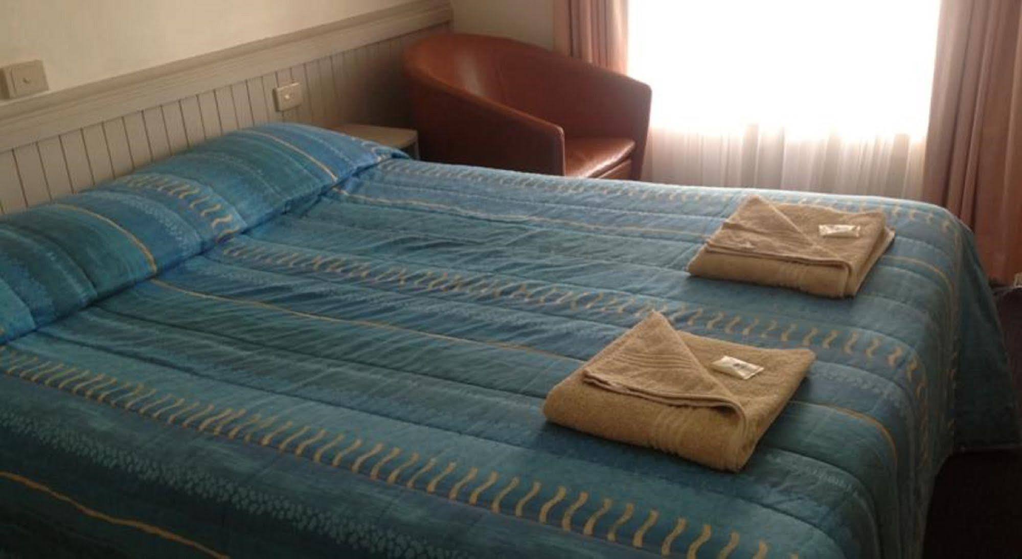 Stawell'S London Motor Inn Zewnętrze zdjęcie